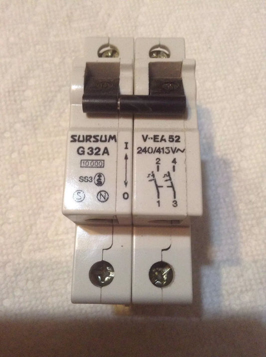 Sursum V-EA52 G32A 25A 3-Pole Circuit Breaker